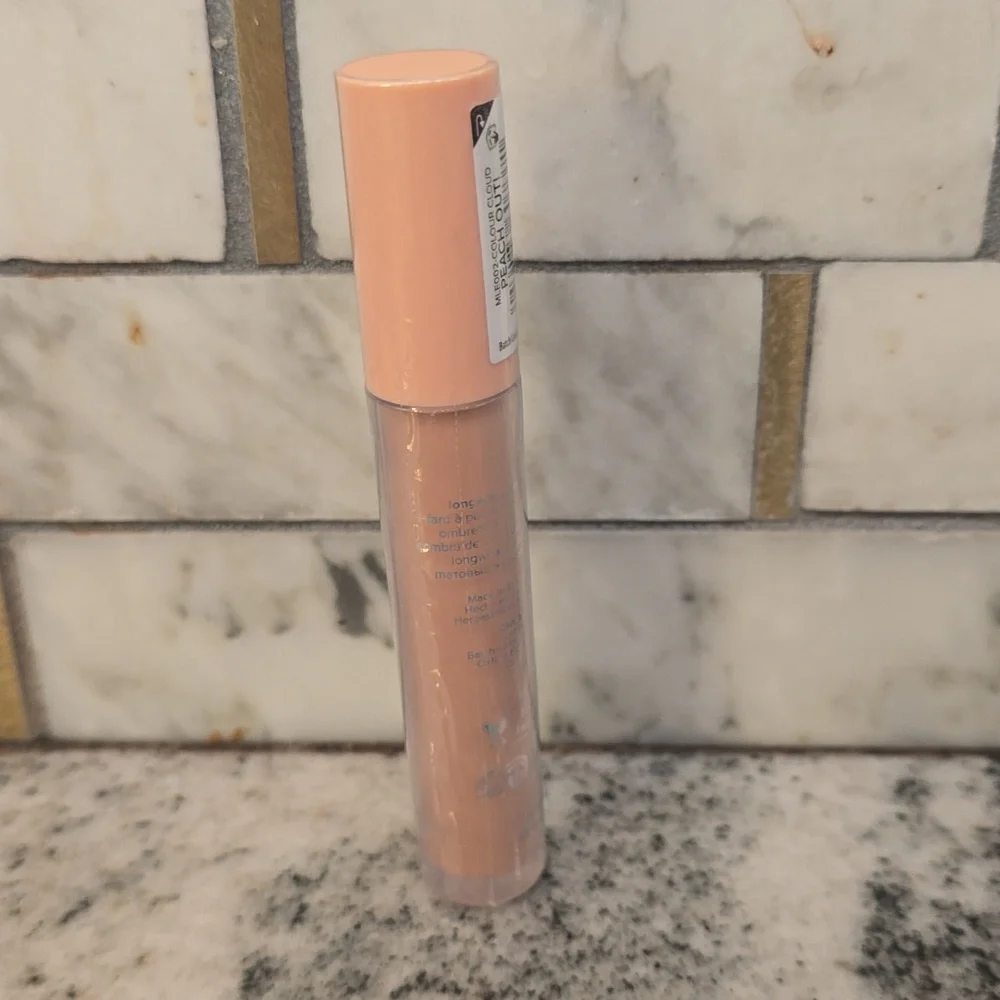 Lottie London‎ Colour Cloud Longwear Matte Liquid Eyeshadow In 